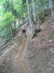 Puis pente très raide dans un half pipe