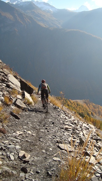 GR qui descend. Du bonheur à VTT GR qui descend. Du bonheur à VTT